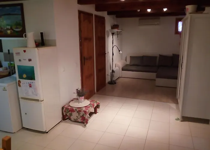 Διαμέρισμα Pecsely Apartman