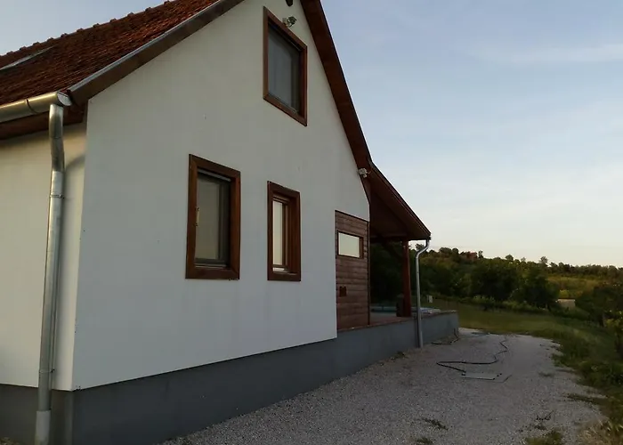 Pecsely Apartman Διαμέρισμα
