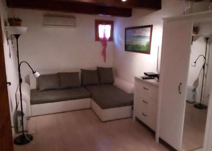 Pecsely Apartman Διαμέρισμα Pécsely