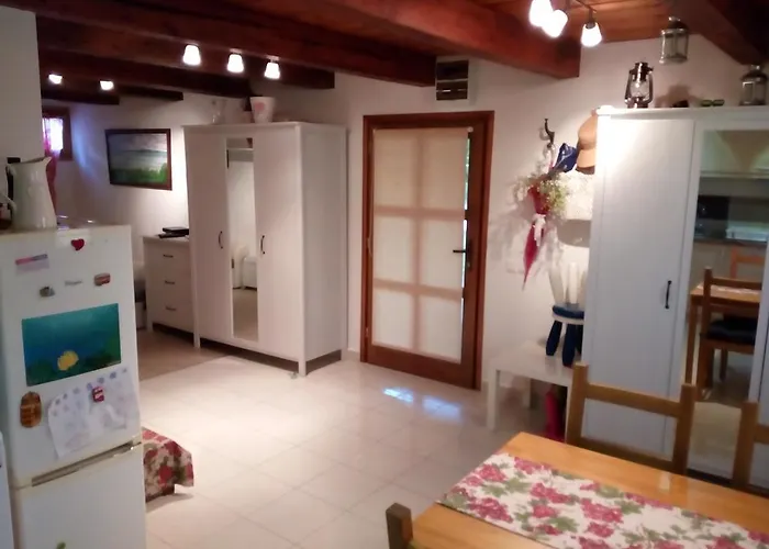 Pecsely Apartman Апартаменты Pecsely